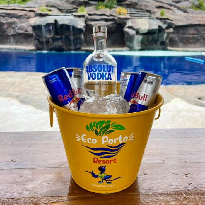 Combo Vodka Absolut + 04 Energéticos Lata