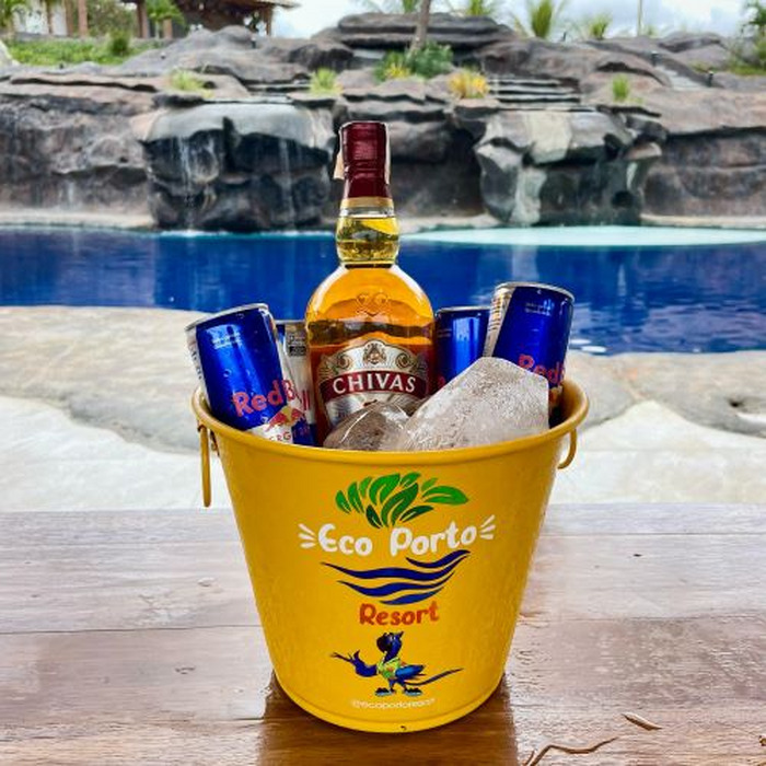 Combo Whisky Chivas 12 anos + 04 Energéticos